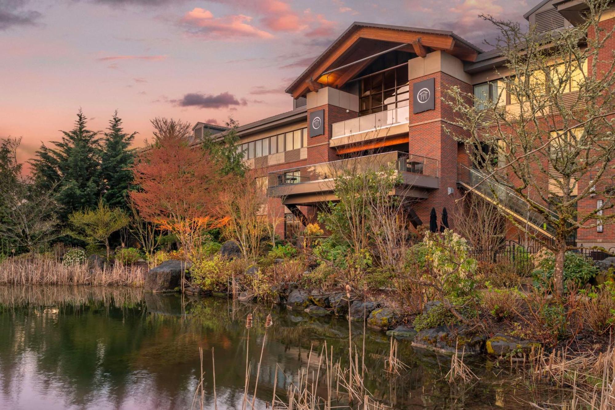 Best Western Premier Boulder Falls Inn Lebanon Exterior foto